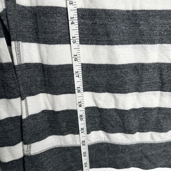 Abercrombie & Fitch Women's gray and white Striped Sweater - Picture 4 of 5